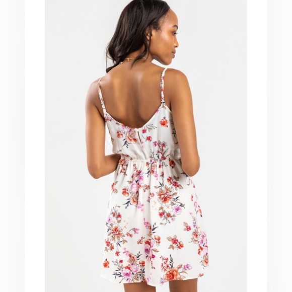 TRIXXI White Floral Chest Cut Out Spaghetti Strap Dress. NEW
Size: MEDIU… - Picture 2 of 7